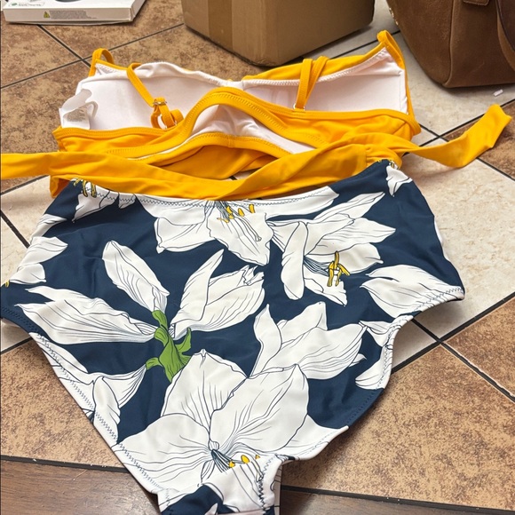 Cupshe Yellow and Floral Bikini Set - Picture 3 of 3